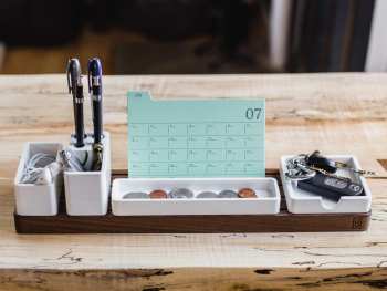 Desk by Jeff Sheldon on Unsplash